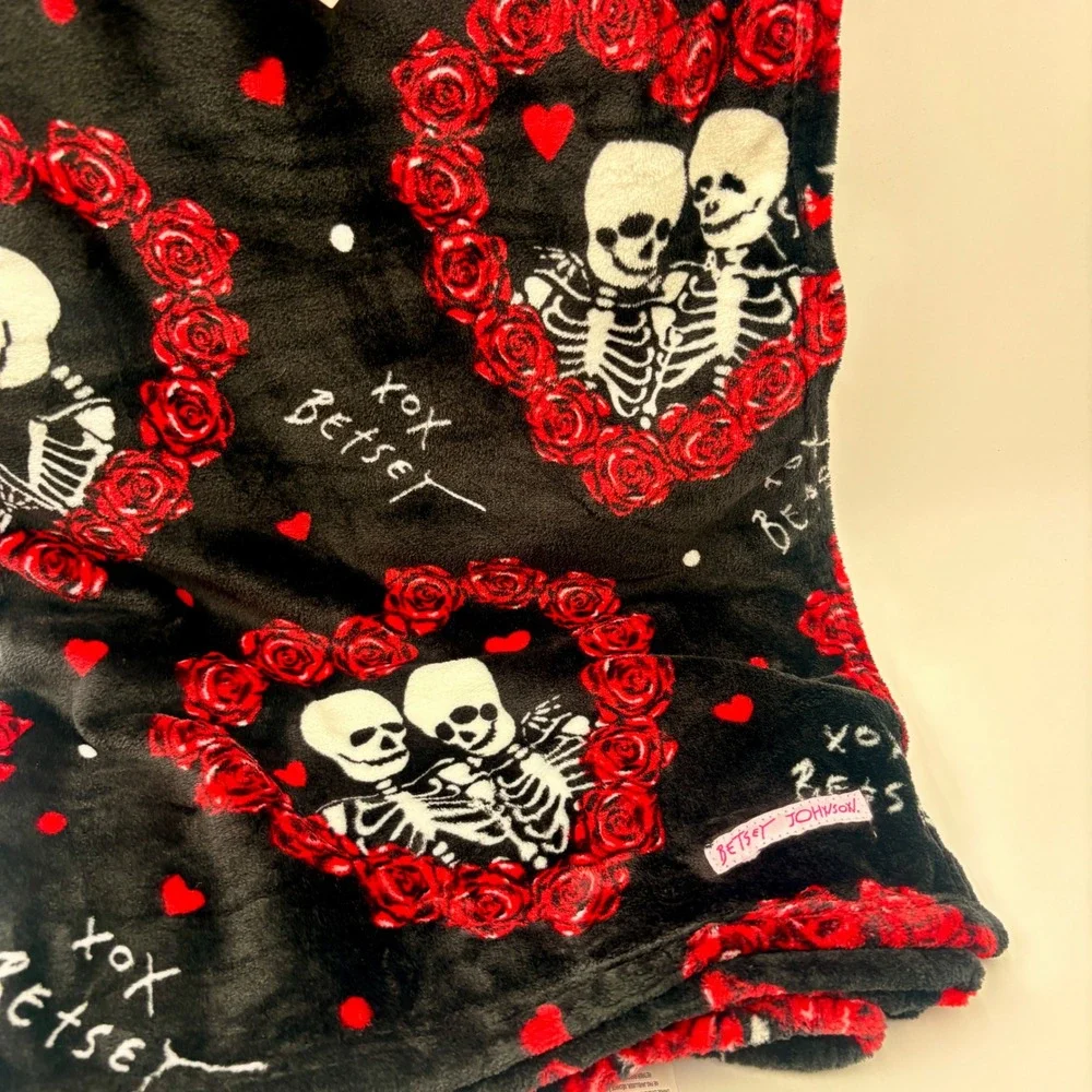 Betsey Johnson Skeleton Halloween Rose Heart Ultra Soft Plush Throw Blanket